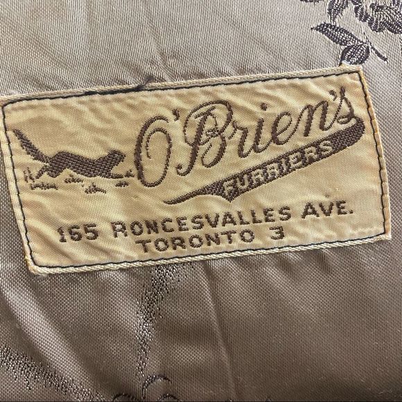 fur coat O’briens Toronto vintage - Picture 2 of 3